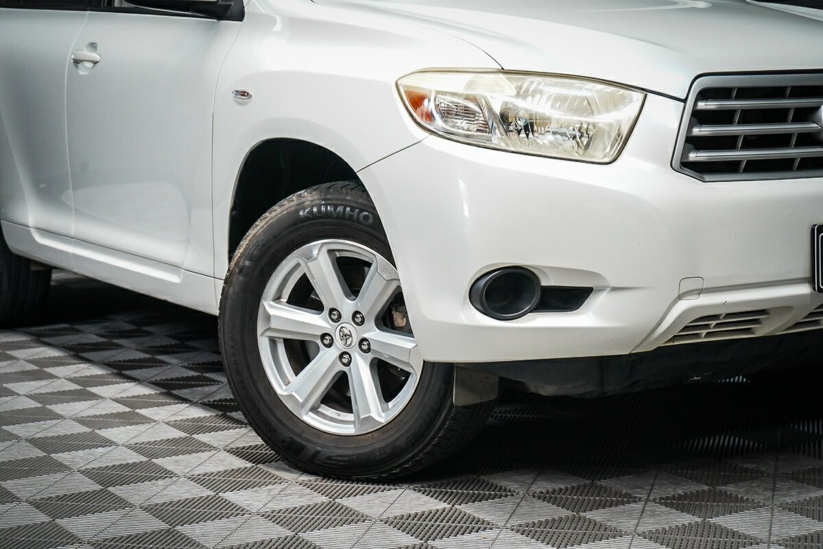 Toyota Kluger image 2