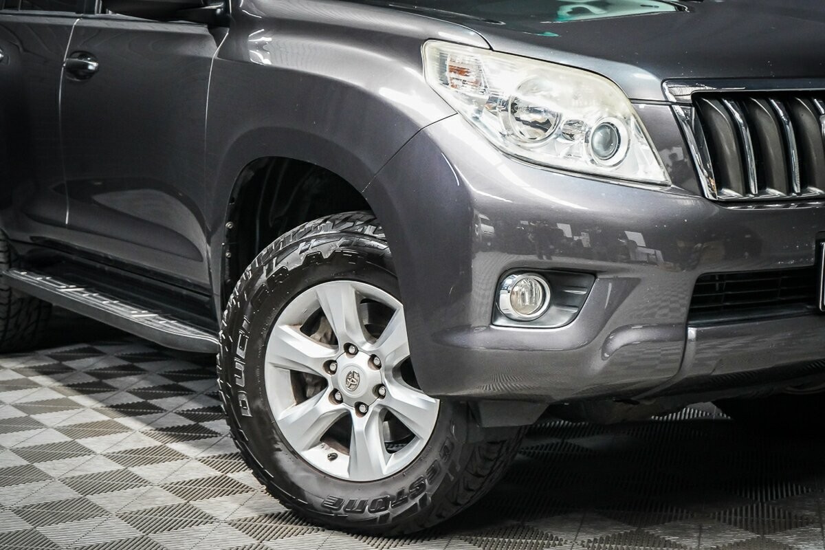 Toyota Landcruiser Prado image 2