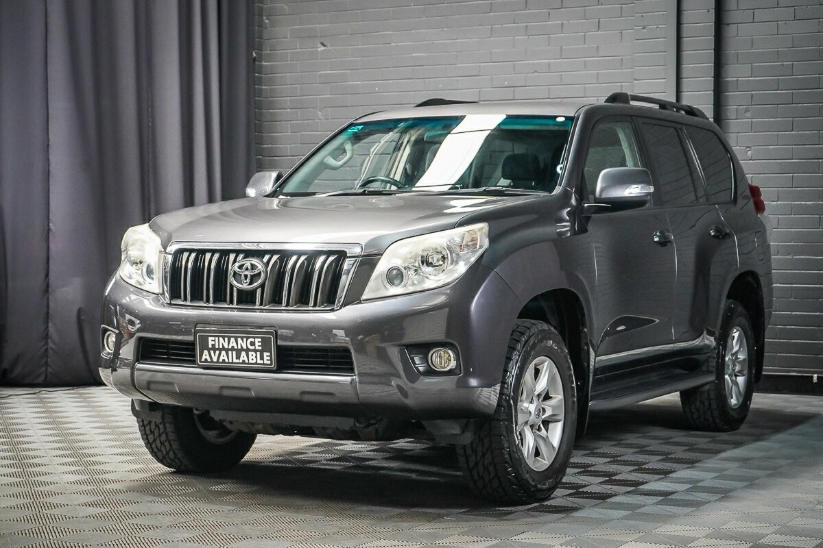 Toyota Landcruiser Prado image 4