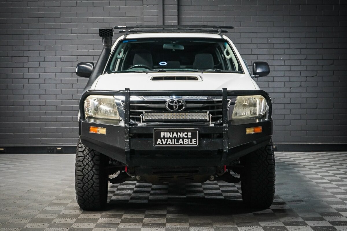 Toyota Hilux image 3