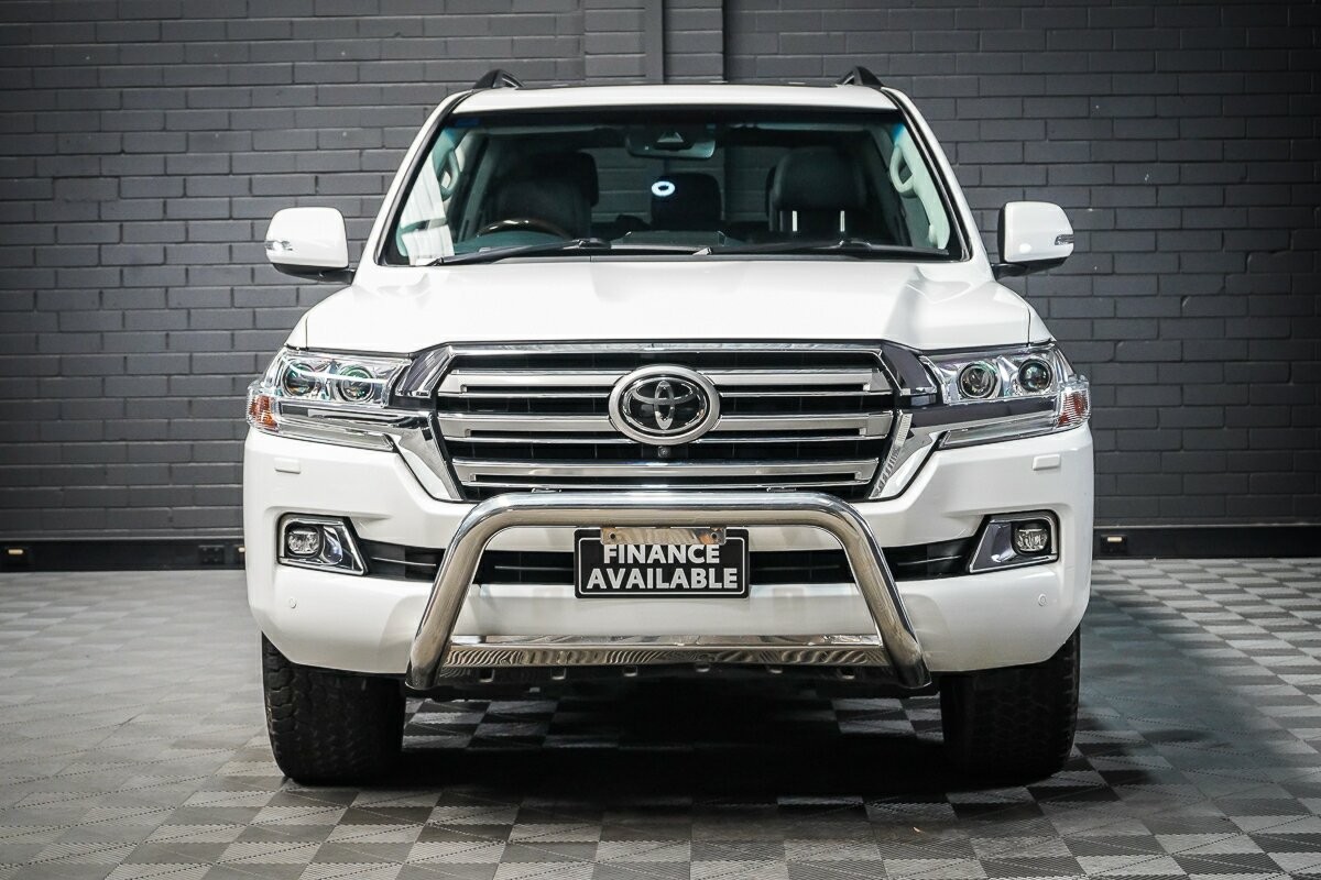 Toyota Landcruiser image 3