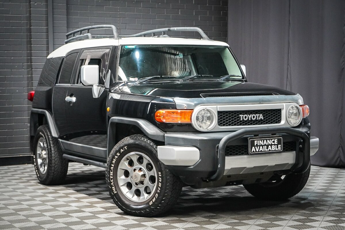 Toyota Fj Cruiser image 1