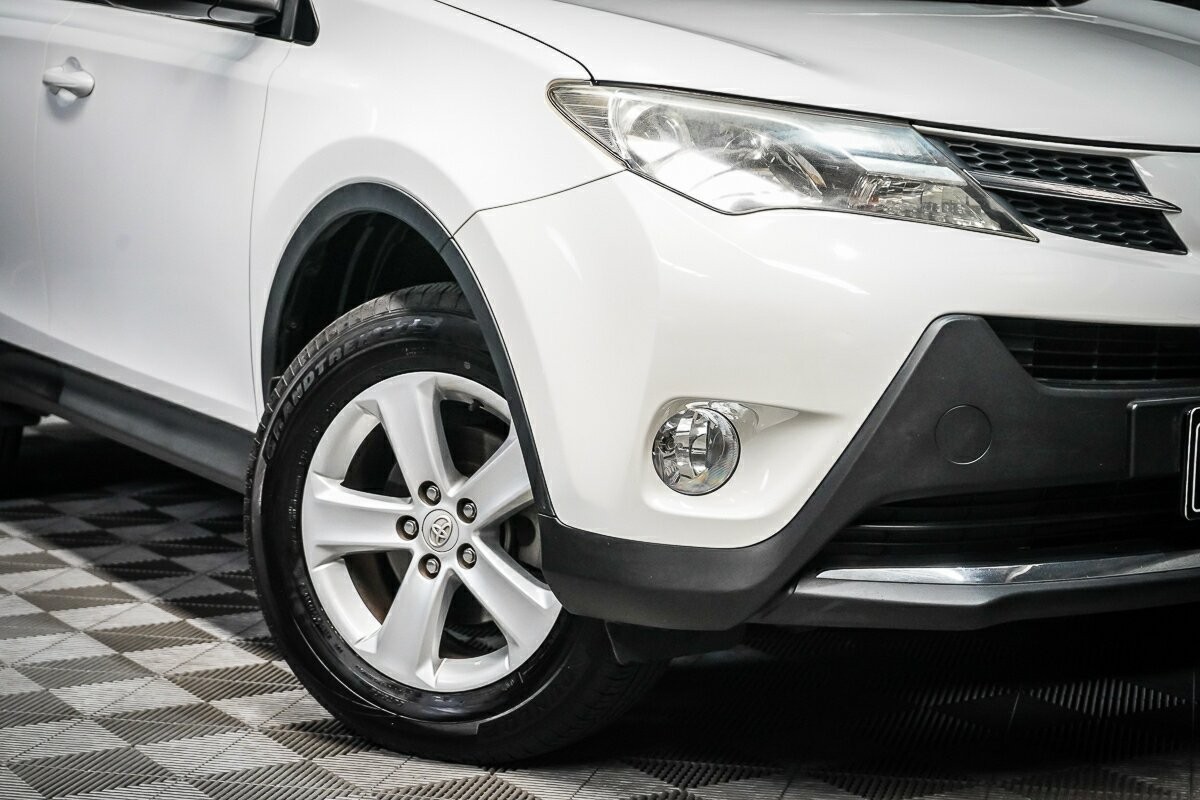 Toyota Rav4 image 2