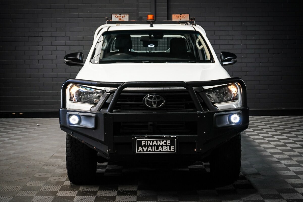 Toyota Hilux image 3