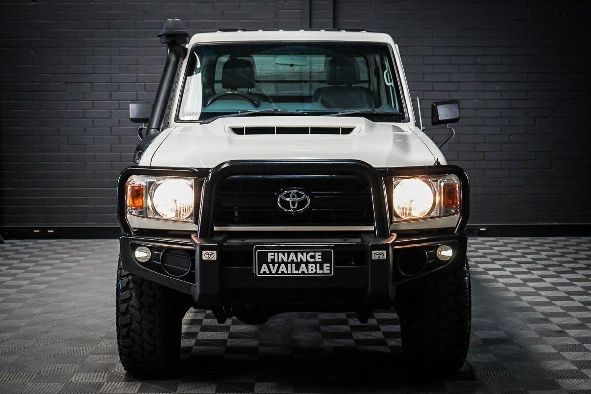 Toyota Landcruiser image 3