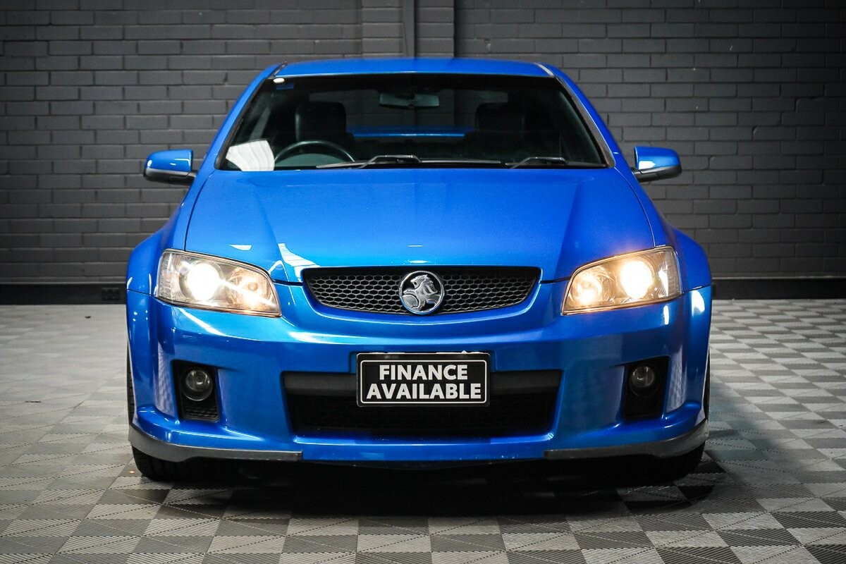 Holden Commodore image 3