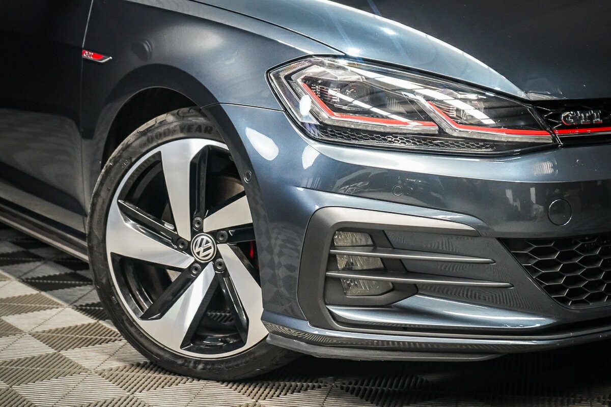 Volkswagen Golf image 2