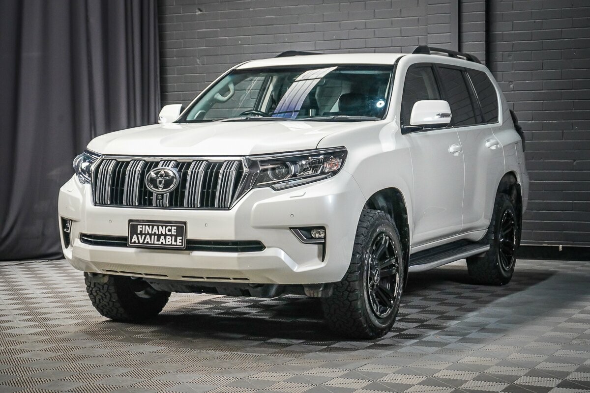 Toyota Landcruiser Prado image 4