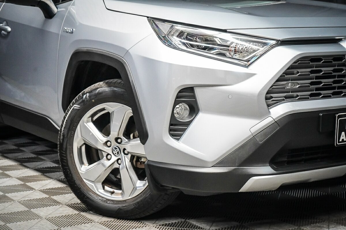 Toyota Rav4 image 2