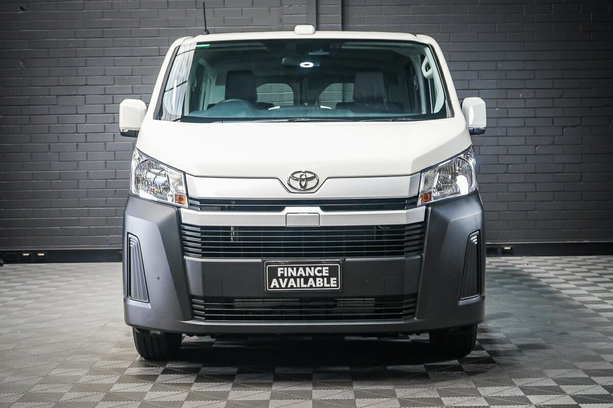 Toyota Hiace image 3