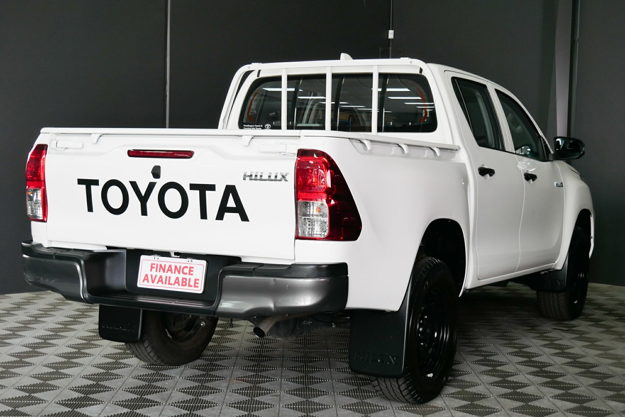 Toyota Hilux image 4
