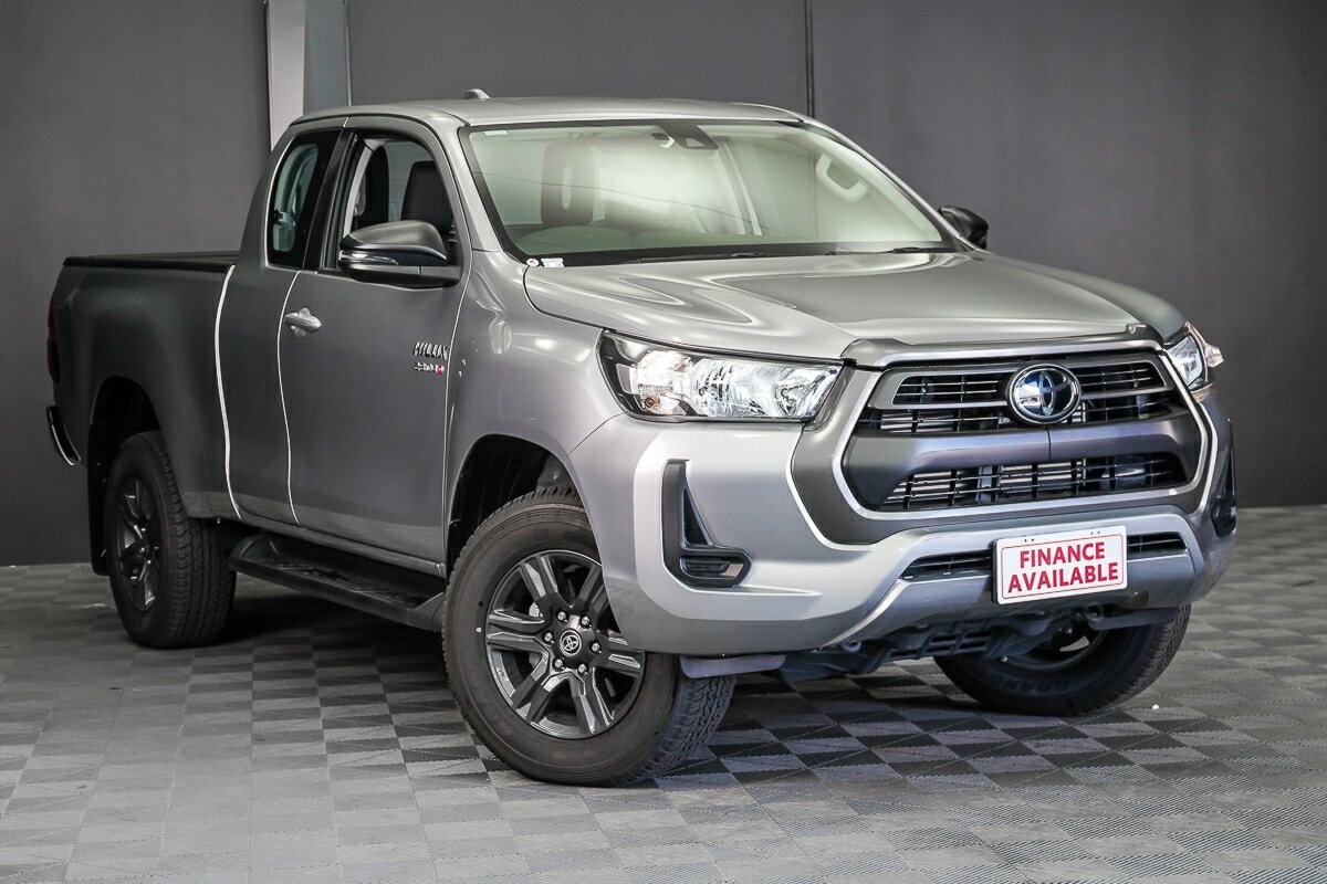 Toyota Hilux image 1