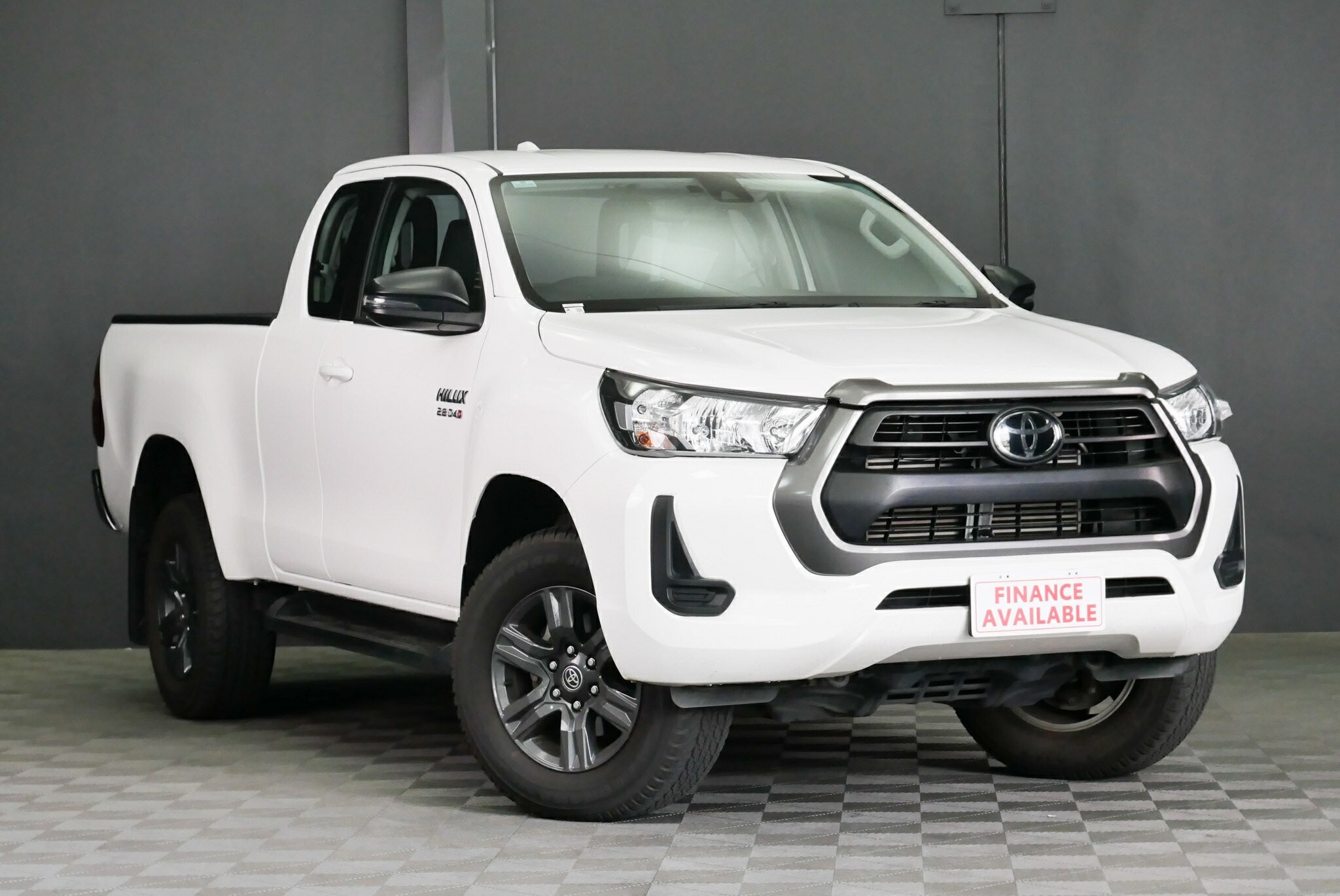 Toyota Hilux image 1