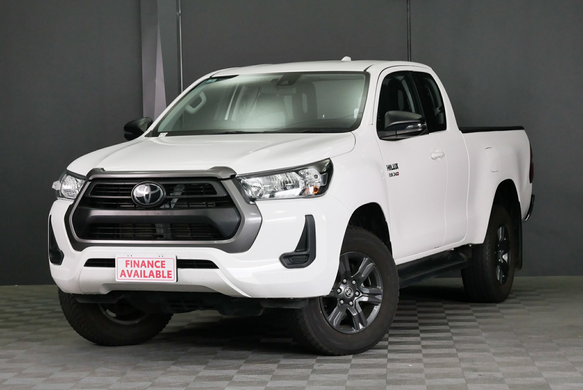Toyota Hilux image 3