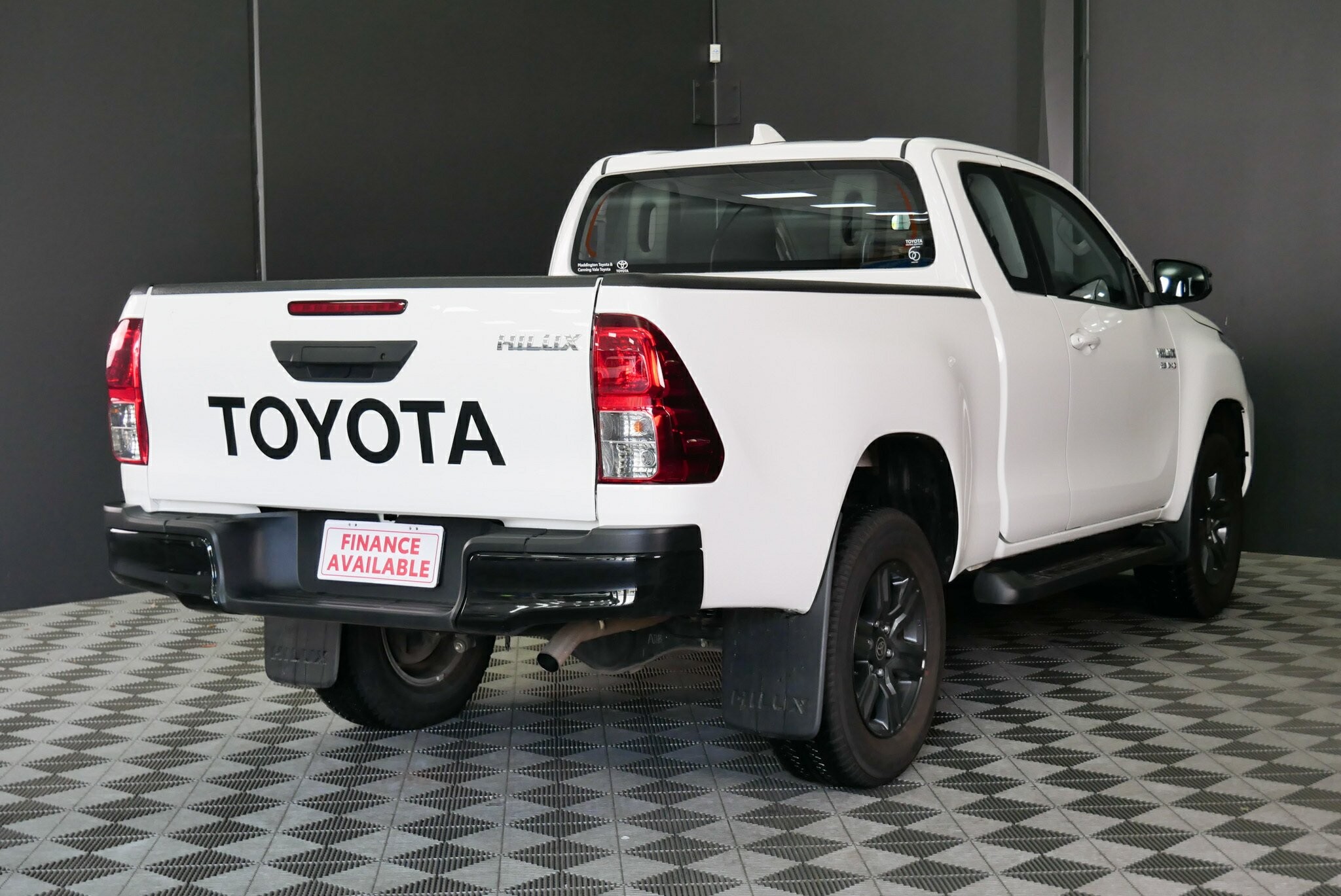 Toyota Hilux image 4