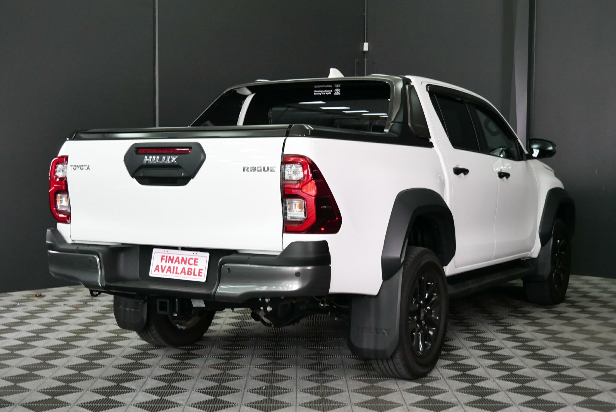 Toyota Hilux image 4