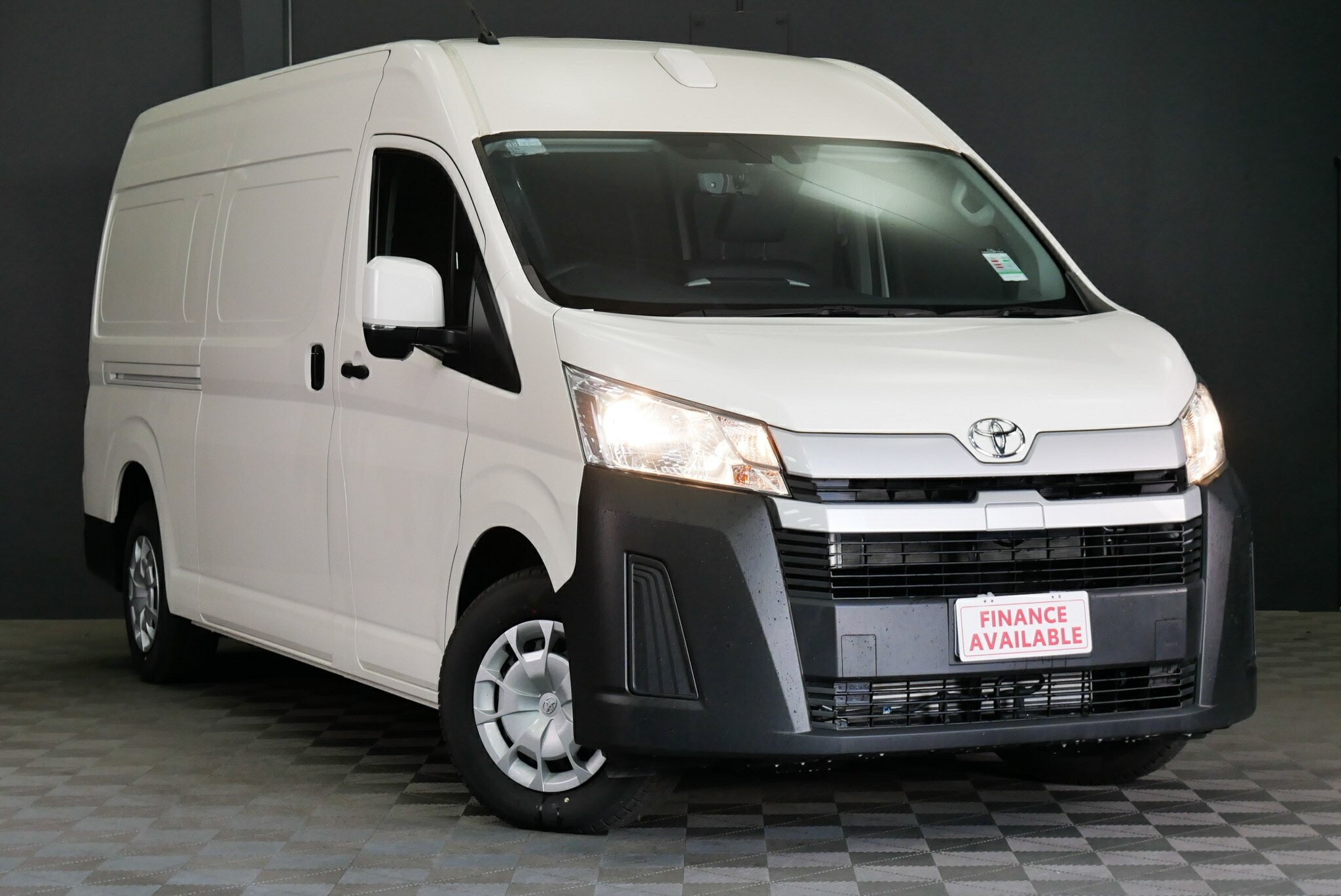 Toyota Hiace image 1