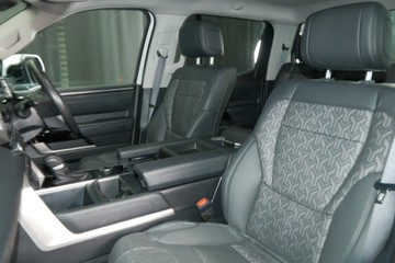 https://vehicle-cdn.autoleague.cloud/30640_11963600_17.jpg