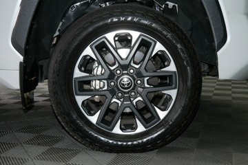 https://vehicle-cdn.autoleague.cloud/30640_11963600_6.jpg