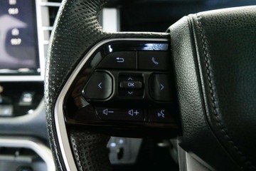 https://vehicle-cdn.autoleague.cloud/30640_11963600_8.jpg