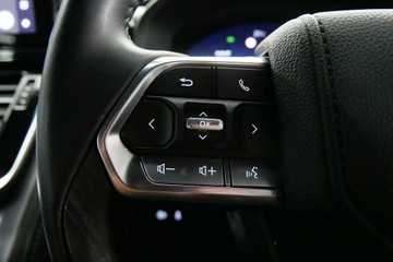 https://vehicle-cdn.autoleague.cloud/30640_12188024_14.jpg