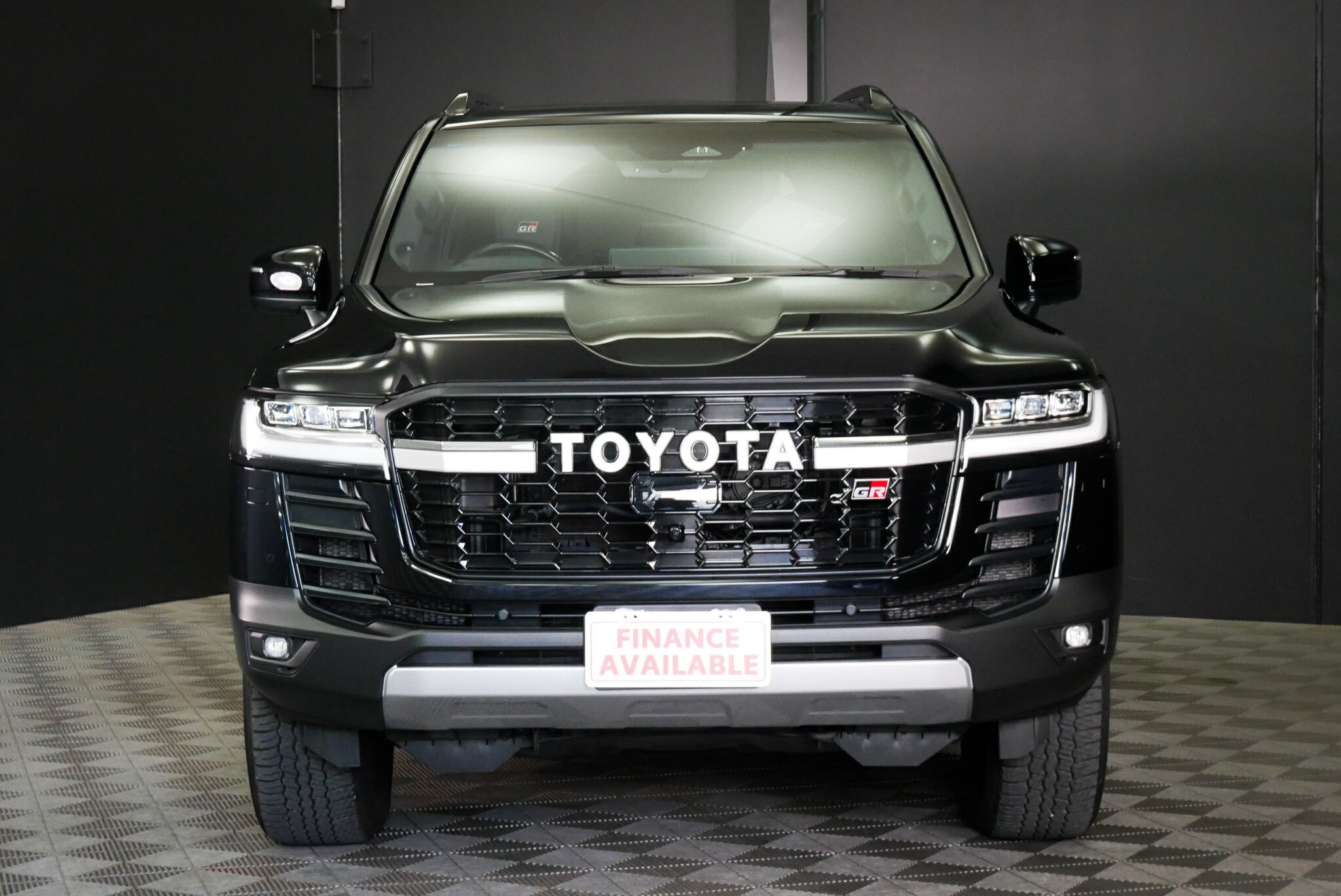 Toyota Landcruiser image 2
