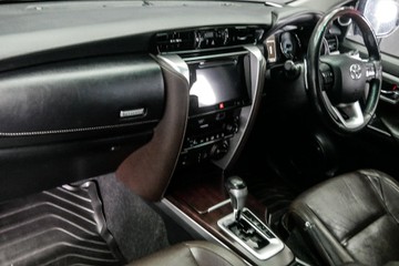 https://vehicle-cdn.autoleague.cloud/30640_9351057_17.jpg