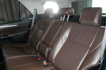 https://vehicle-cdn.autoleague.cloud/30640_9351057_19.jpg