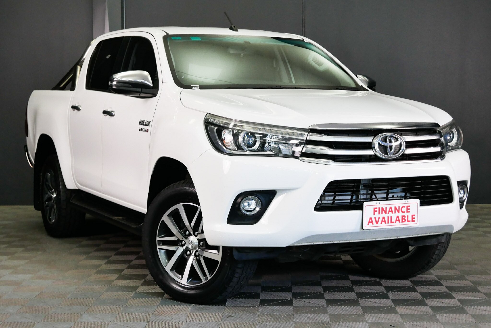 Toyota Hilux image 1