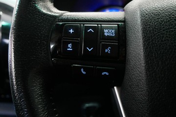 https://vehicle-cdn.autoleague.cloud/30640_U100433_16.jpg