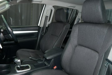 https://vehicle-cdn.autoleague.cloud/30640_U100433_21.jpg