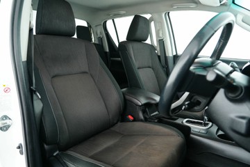 https://vehicle-cdn.autoleague.cloud/30640_U100798_16.jpg