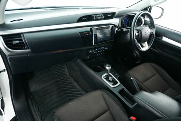 https://vehicle-cdn.autoleague.cloud/30640_U100798_25.jpg