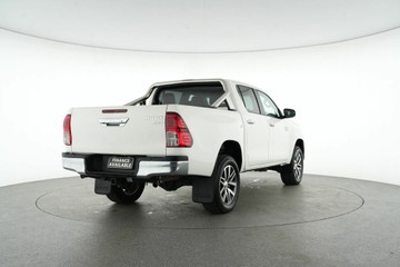 https://vehicle-cdn.autoleague.cloud/30640_U100798_7.jpg