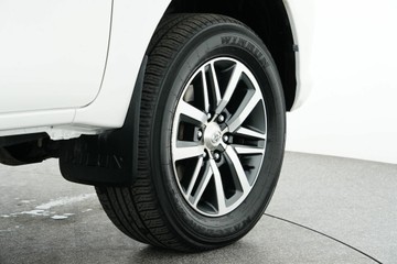https://vehicle-cdn.autoleague.cloud/30640_U100798_8.jpg