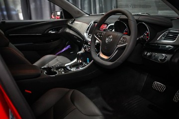 https://vehicle-cdn.autoleague.cloud/30640_U102204_15.jpg