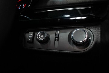 https://vehicle-cdn.autoleague.cloud/30640_U102204_21.jpg