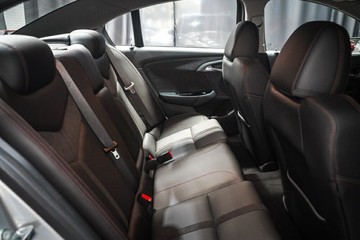 https://vehicle-cdn.autoleague.cloud/30640_U102205_10.jpg