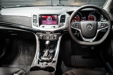 https://vehicle-cdn.autoleague.cloud/30640_U102205_11.jpg