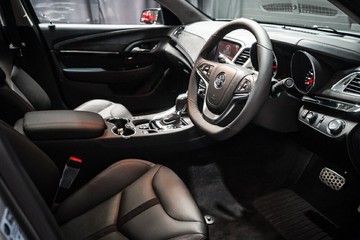 https://vehicle-cdn.autoleague.cloud/30640_U102205_13.jpg