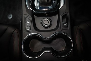 https://vehicle-cdn.autoleague.cloud/30640_U102205_26.jpg