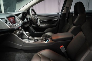 https://vehicle-cdn.autoleague.cloud/30640_U102205_27.jpg