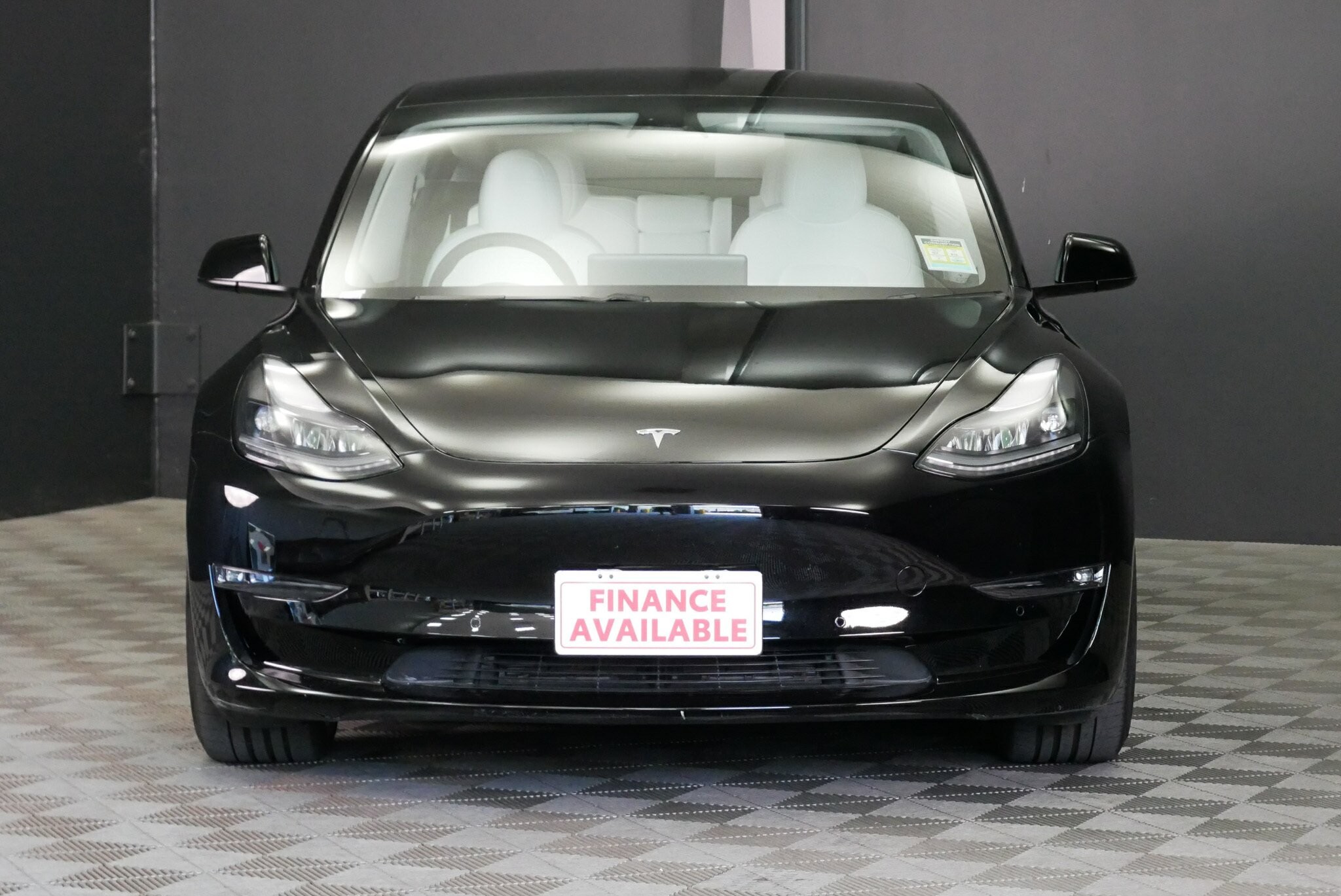 Tesla Model 3 image 2