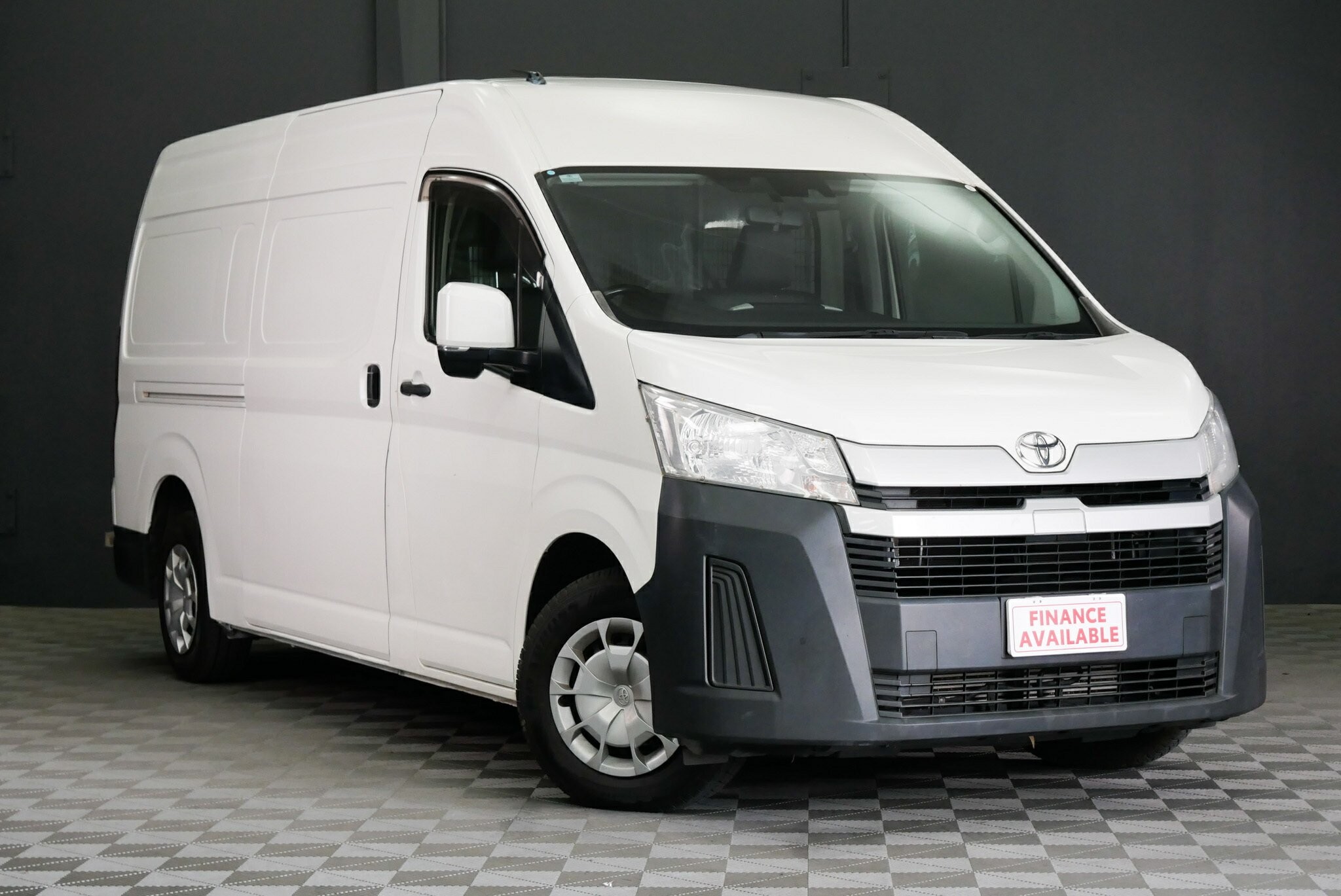 Toyota Hiace image 1