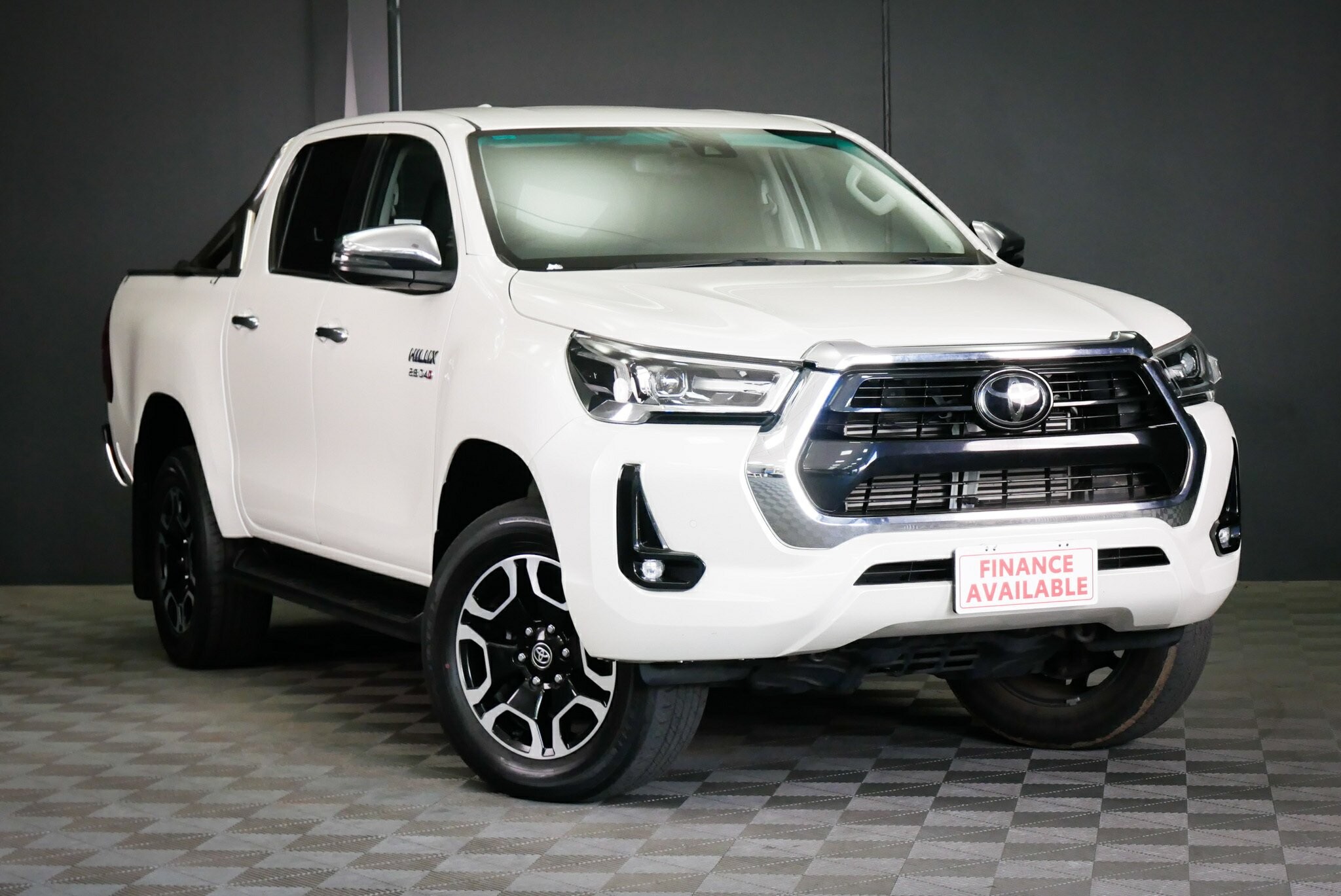 Toyota Hilux image 1