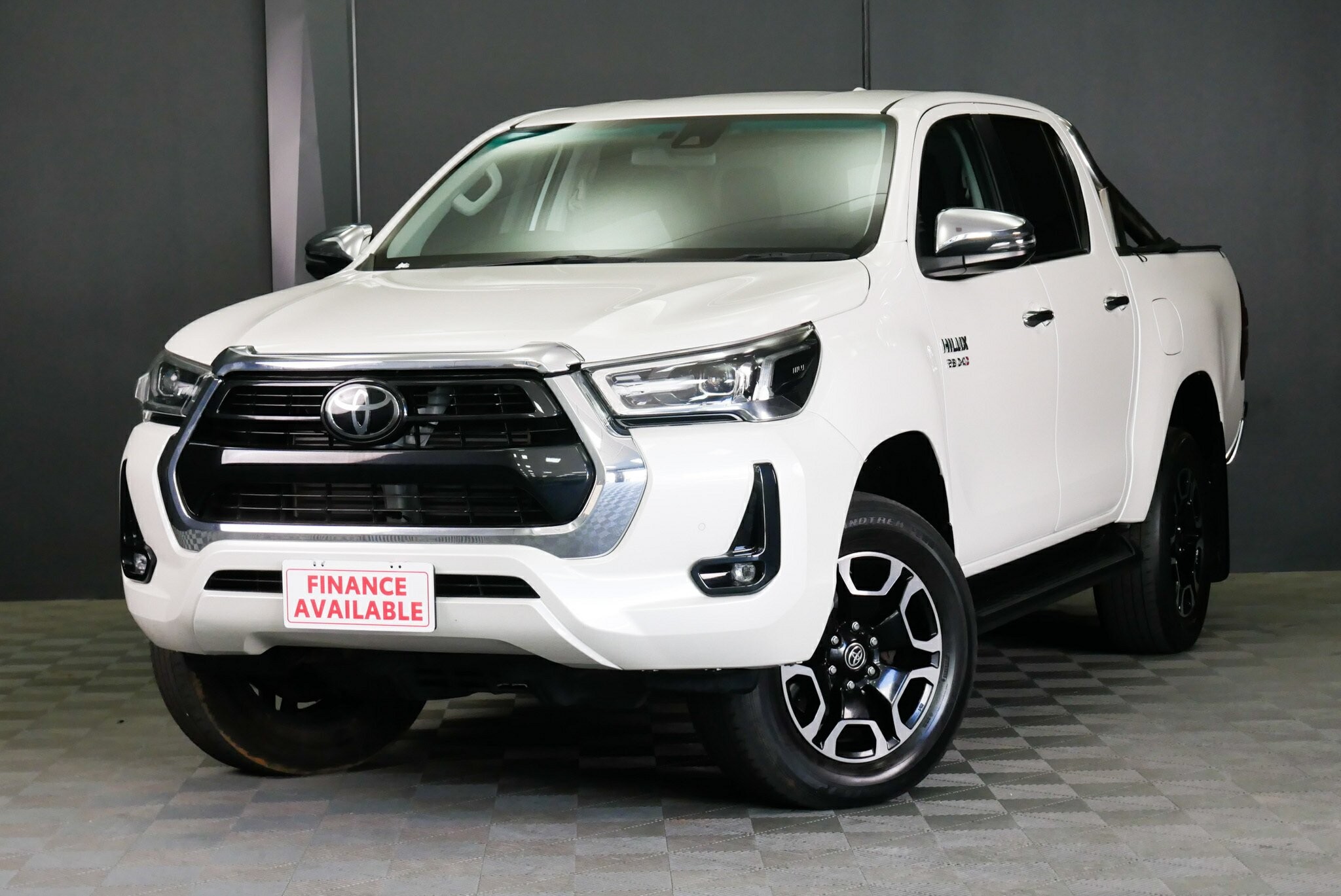 Toyota Hilux image 3