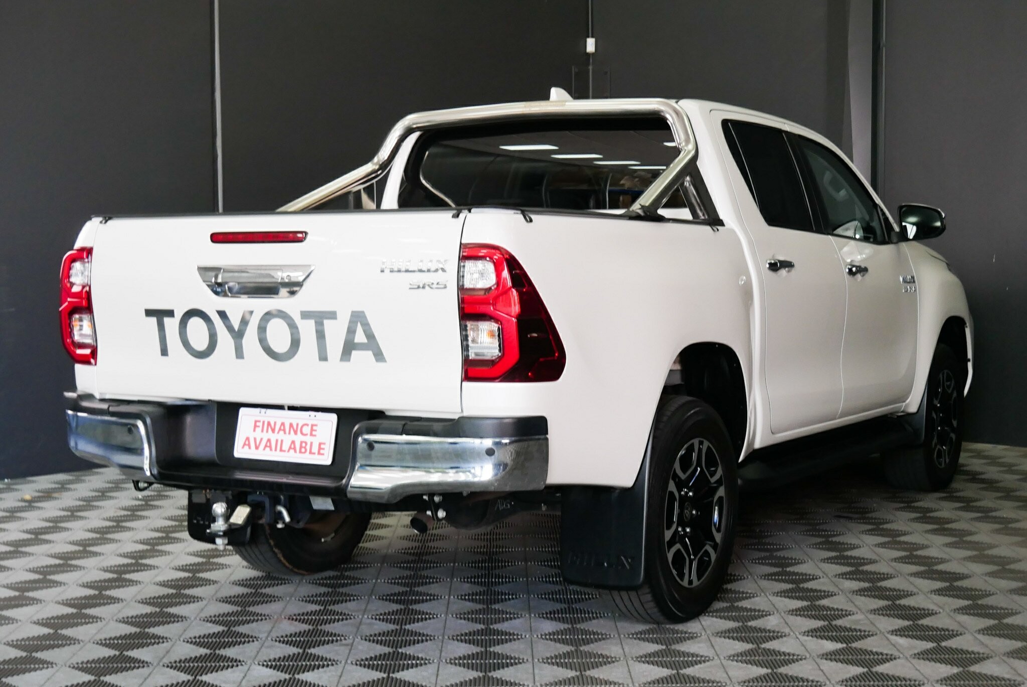 Toyota Hilux image 4