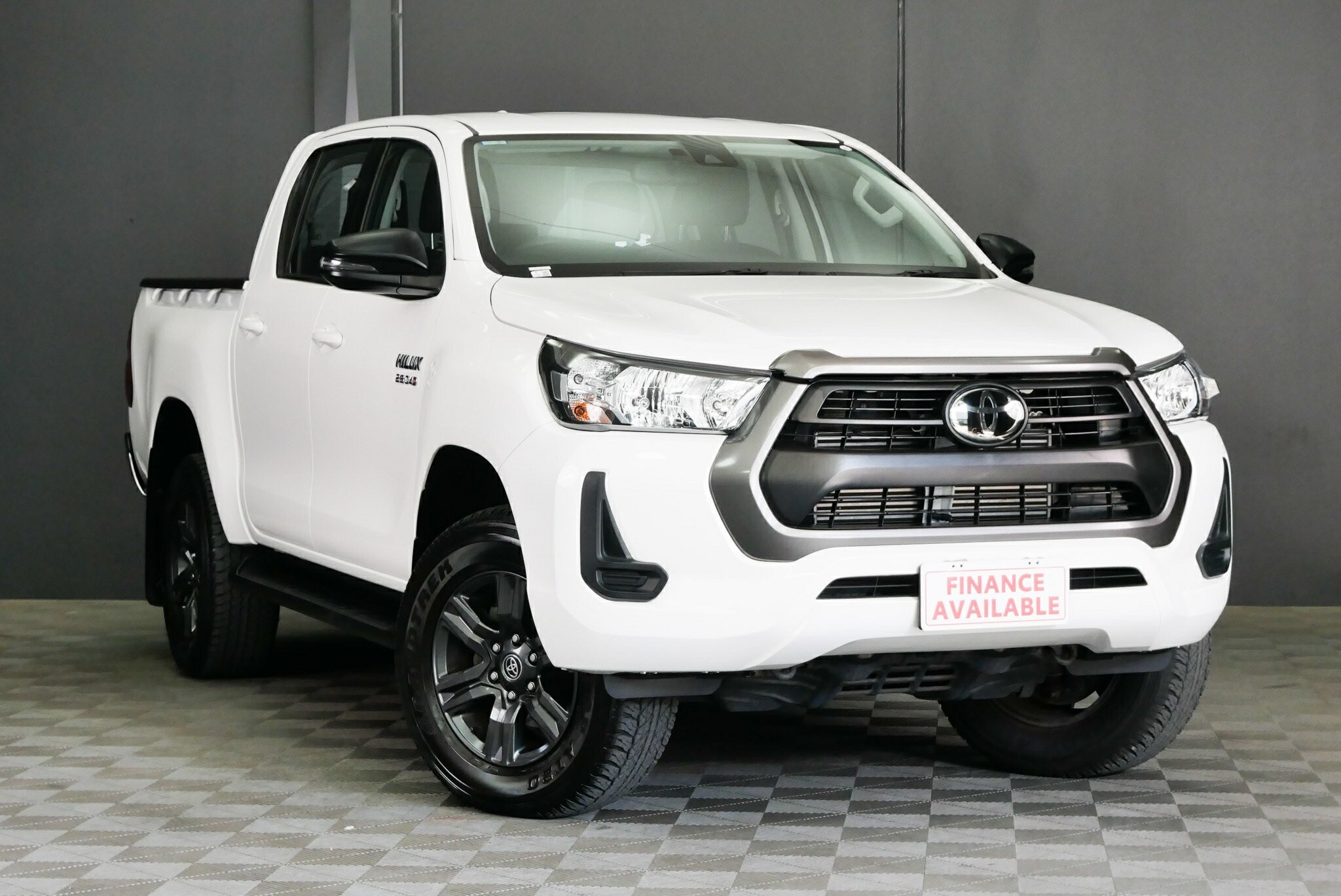 Toyota Hilux image 1