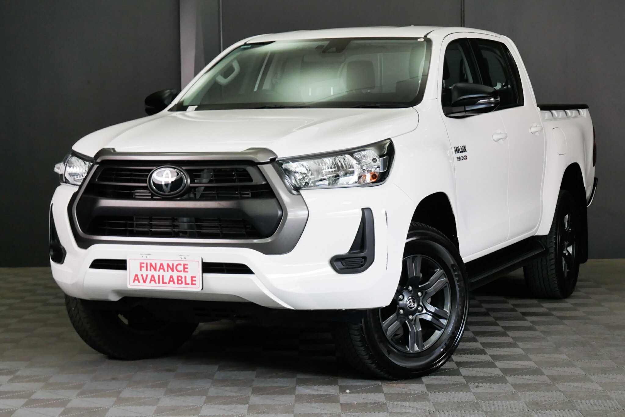 Toyota Hilux image 3