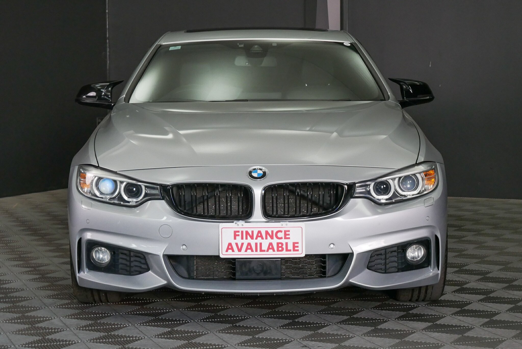 BMW 4 Series image 2